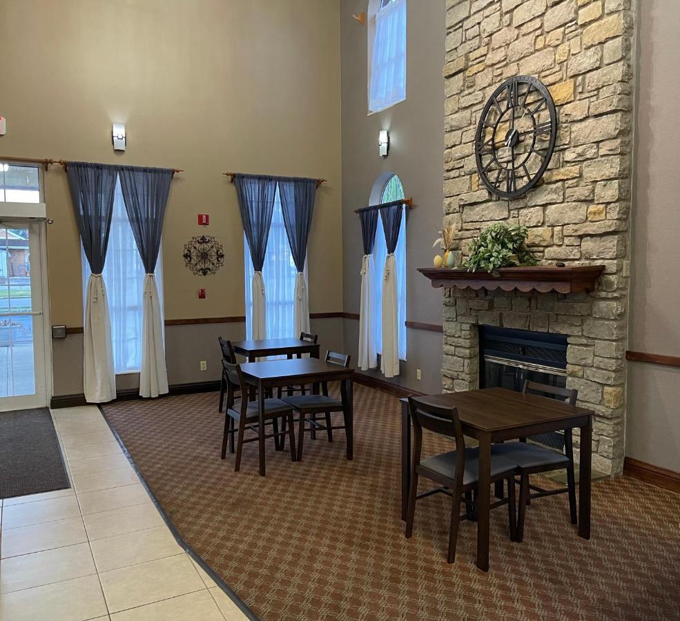 The Woodridge Inn Connersville Extérieur photo