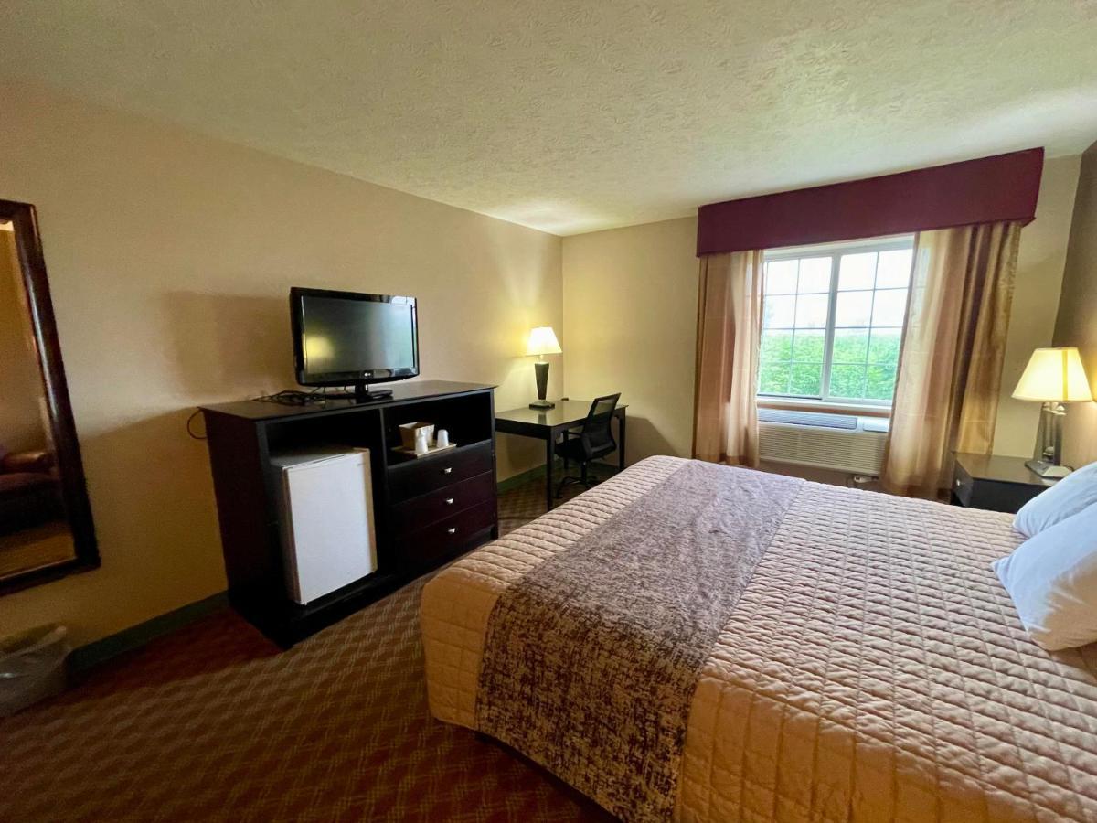 The Woodridge Inn Connersville Extérieur photo