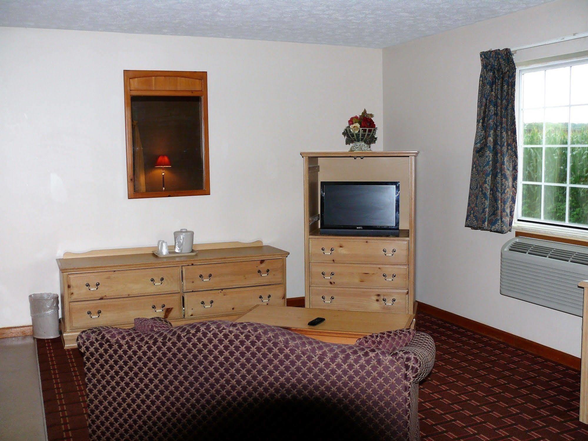 The Woodridge Inn Connersville Extérieur photo